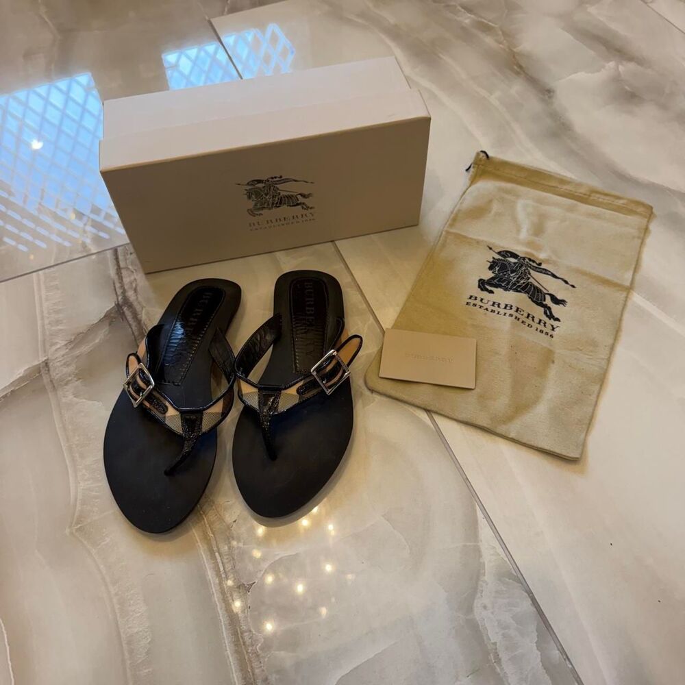 burberry nova lancaster check buckle flip flop sandals